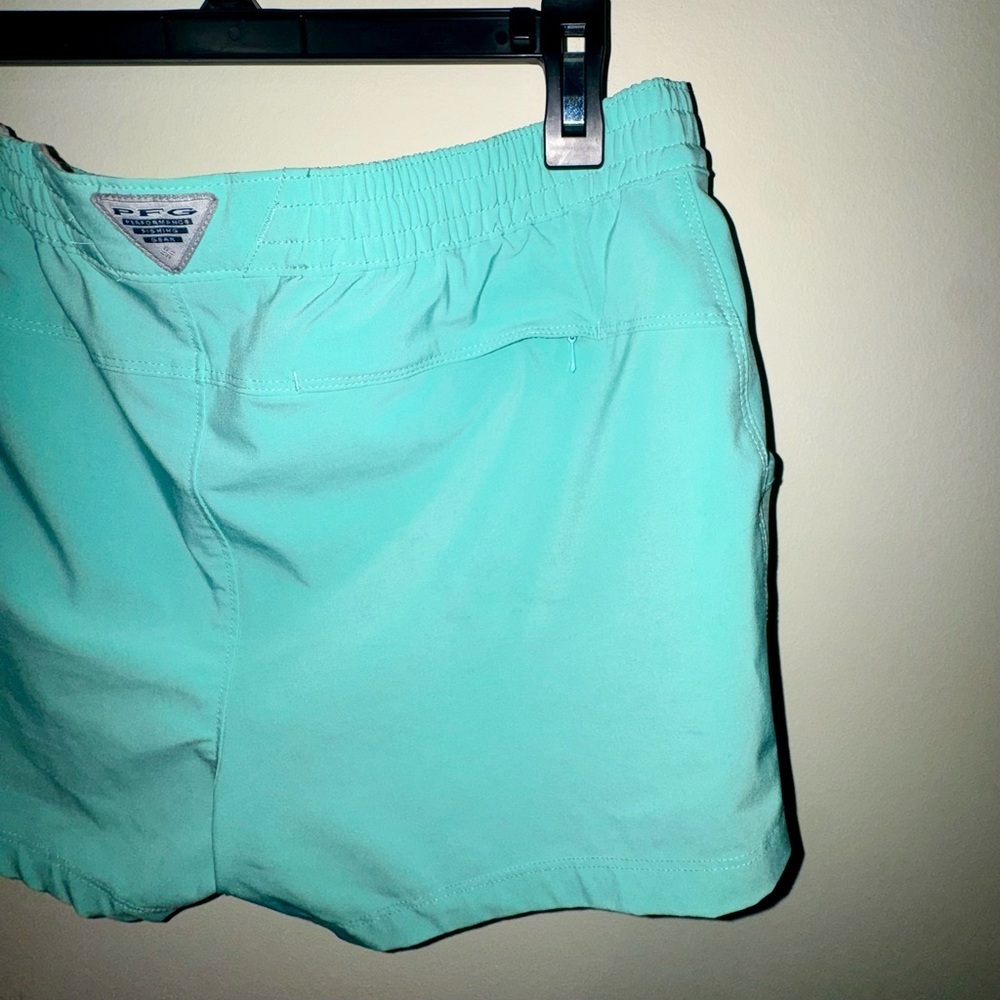 Columbia PFG Athletic Shorts in Aqua Teal with Elastic Waist - Picture 7 of 7
